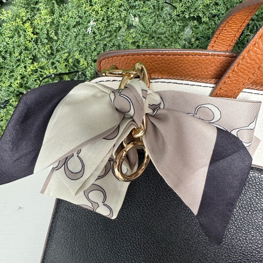 Bow bag charm C print double gold clasps